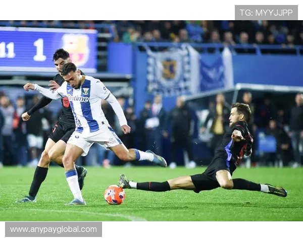 西甲莱加内斯不敌黄潜保级形势严峻堪比登天之难